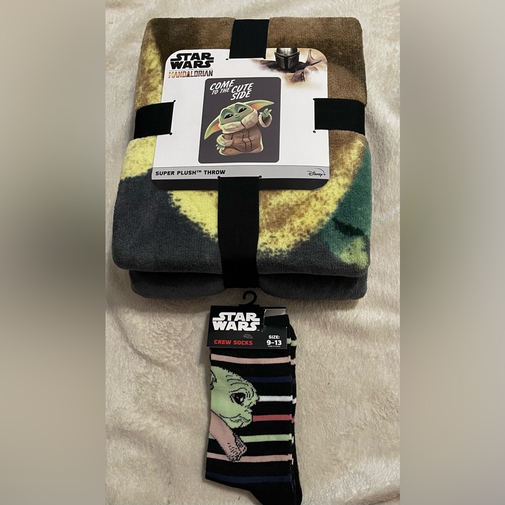 Star Wars Grogu Super Plush Throw 46x 60 inch with sock bundle .